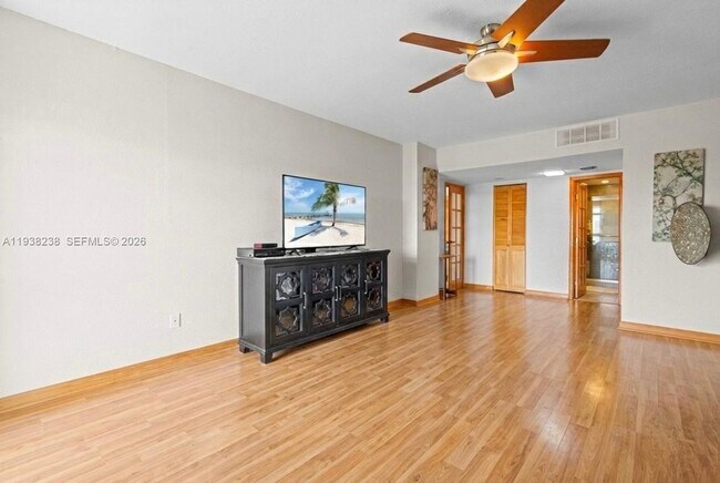 Building Photo - 3675 N Country Club Dr