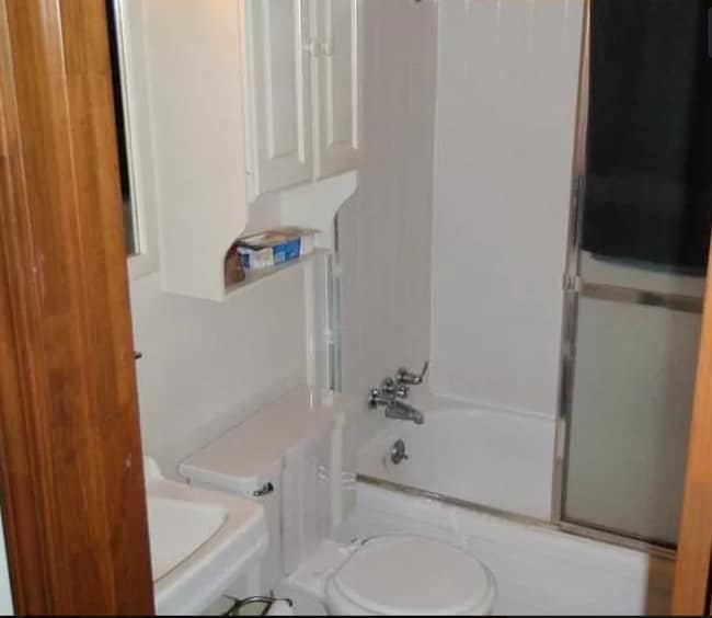 Building Photo - 1162 12 Oaks Cir