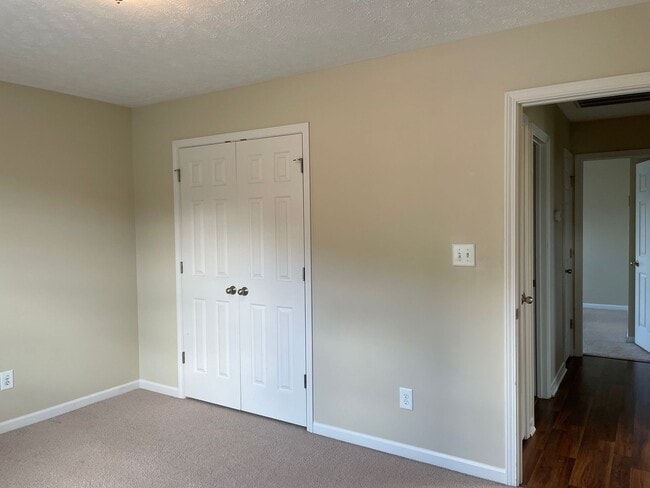 Building Photo - Charming 3 Bed 2 Bath Raeford Home with Fenced Backyard