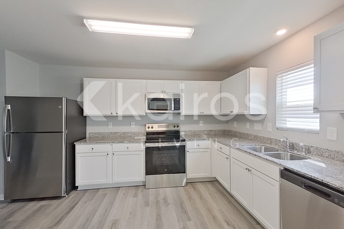 Building Photo - 3908 Miller Dr