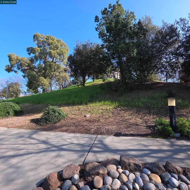 Building Photo - 4360 Eagle Peak Rd