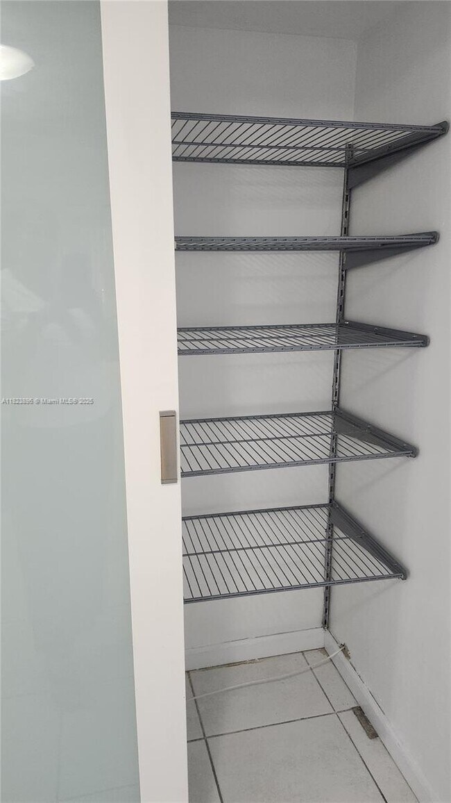 Building Photo - 200 NE 12th Ave