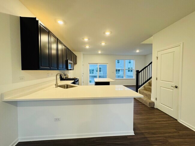 Building Photo - 25660 W Yorkshire Dr