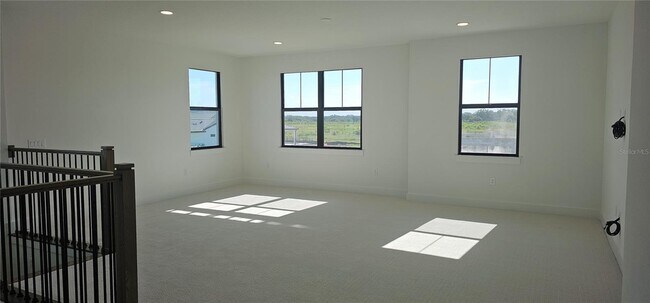 Building Photo - 2625 Waterfront Cir