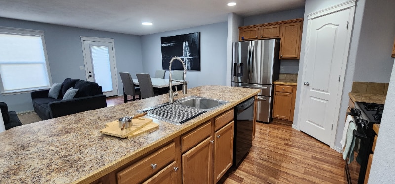 Building Photo - 1122-1122 SW Mayflower