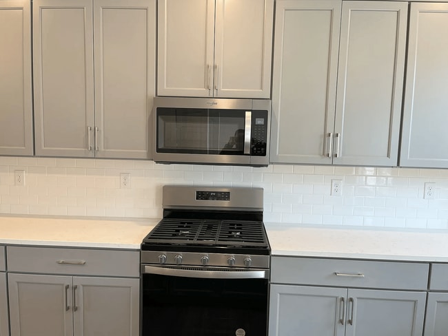 Building Photo - 11 Atkins Dr