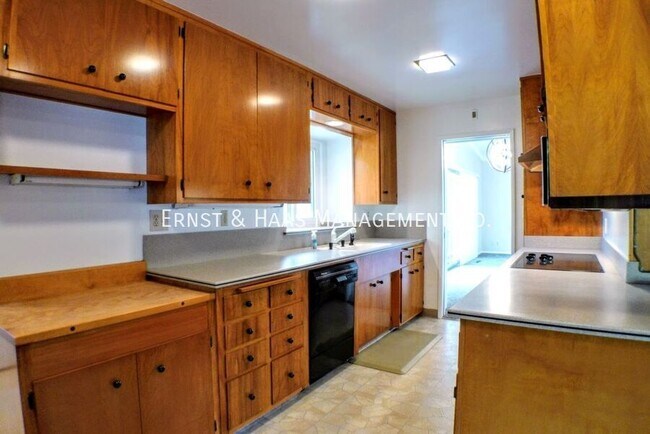 Building Photo - 3700 Weston Pl