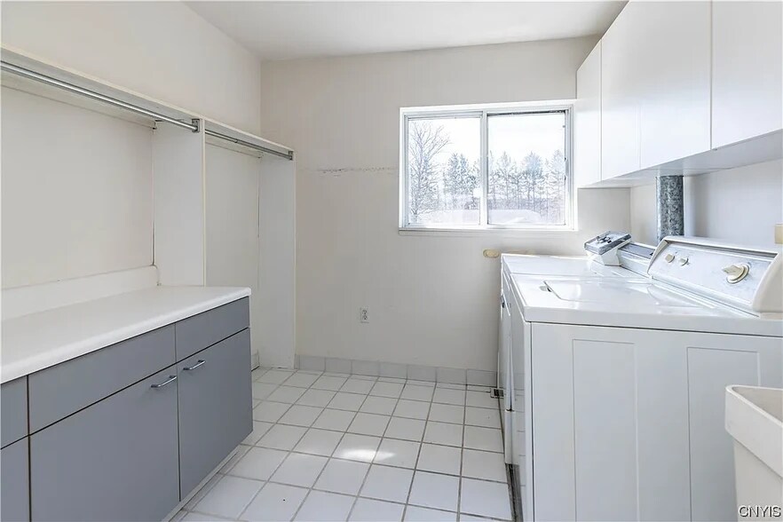 Building Photo - 7520 Spectrum Way