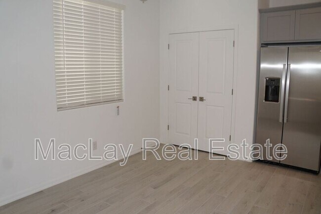 Building Photo - 3809 N 100th Dr