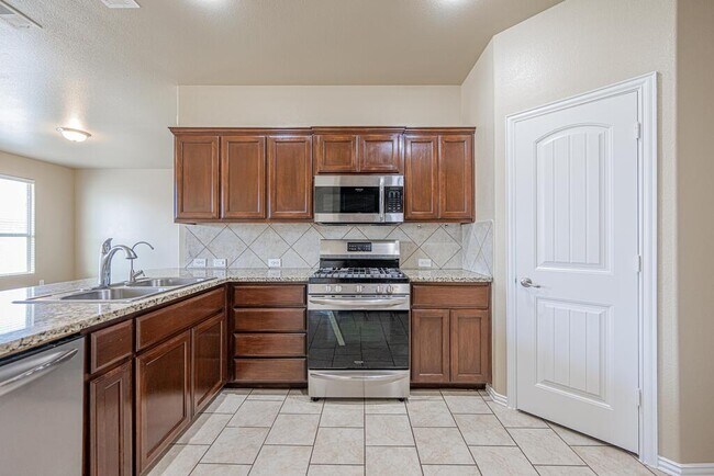Building Photo - 7216 Brooks Ranch Rd