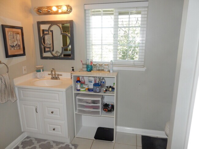 Building Photo - 1934 Buell Ct