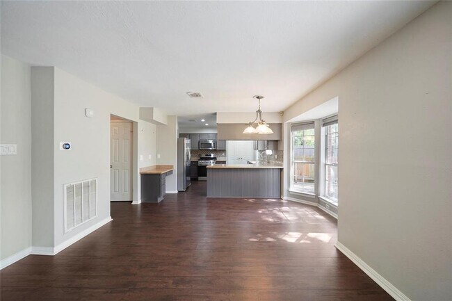 Building Photo - 4426 Echo Falls Dr
