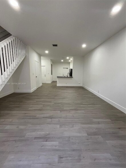 Building Photo - 2216 Ensenada Terrace