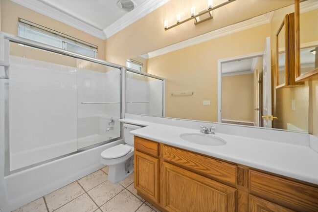 Building Photo - 3121 Club Rancho Dr