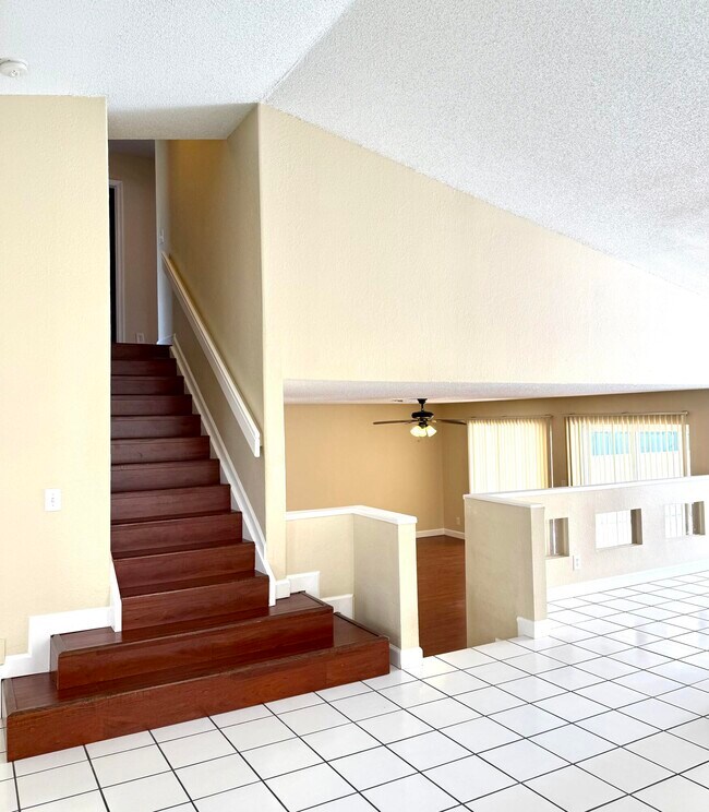 Building Photo - 18292 Clear Brook Cir