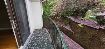 Building Photo - 558 E Merrimack St