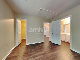 Building Photo - 218 Sparkleberry Ln