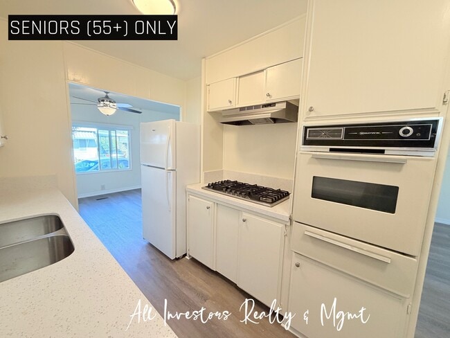 Building Photo - 141 Douglas Dr