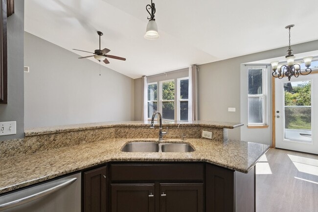 Building Photo - 3403 Green Pastures Ln