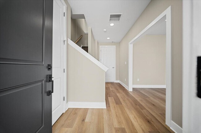 Building Photo - Brand New Luxury Townhome for LEASE