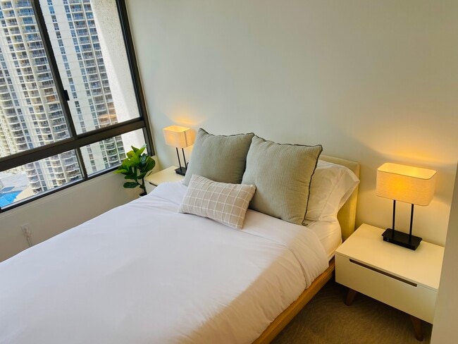 Building Photo - 1910 Ala Moana Blvd