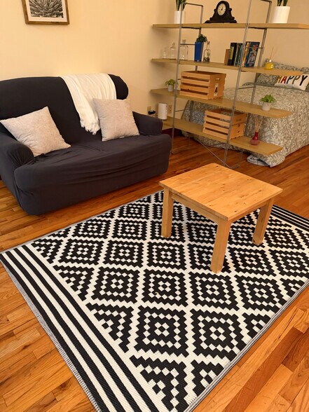 Building Photo - 402 W Dayton St