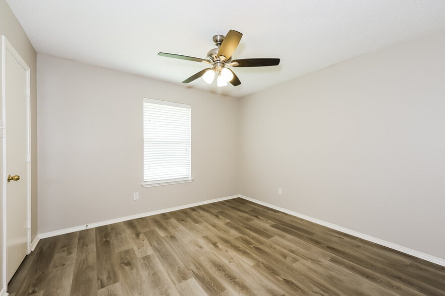 Building Photo - 1223 Reeves Ln