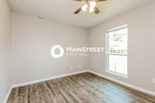 Building Photo - 3 Bedroom Pet-Friendly Home in Plano, TX with Main Street Renewal