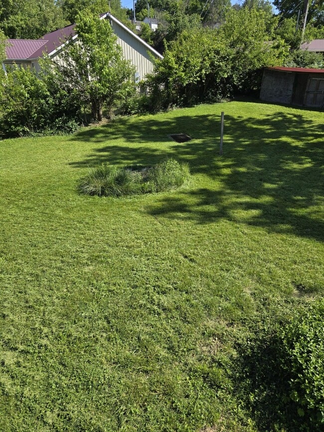 Building Photo - 204 S Robbins Ct