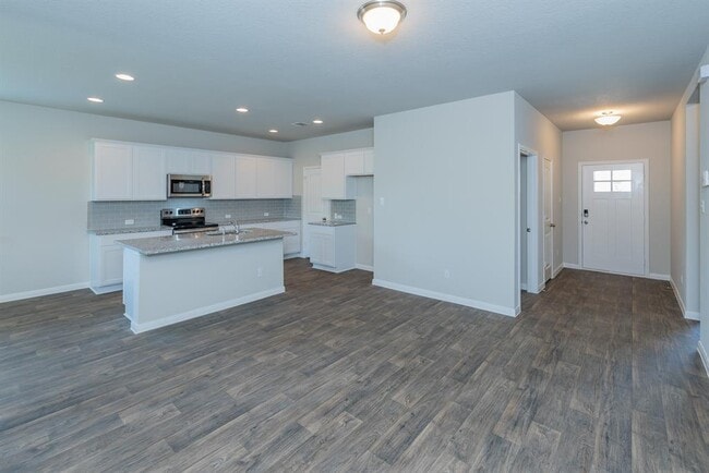 Building Photo - 6621 Kildare Dr