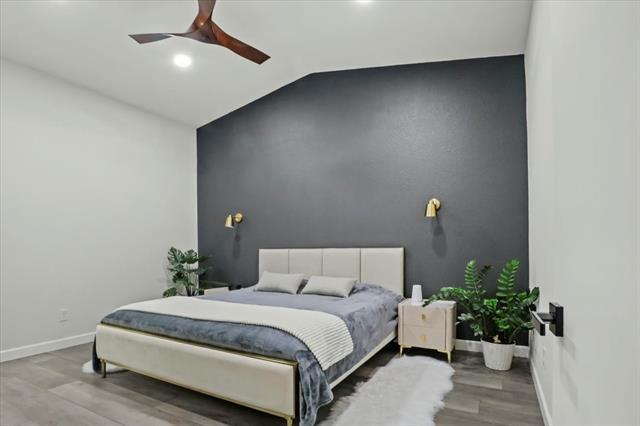 Building Photo - 1916 Shorewood Dr