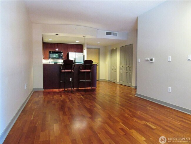 Building Photo - 1Bd/1Ba Seattle Condo