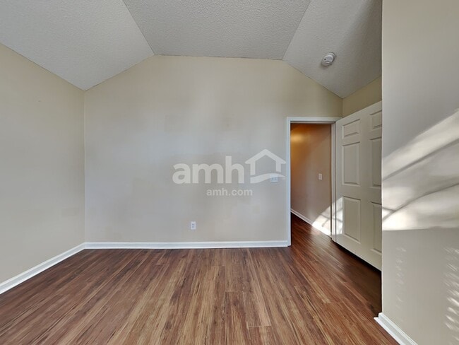 Building Photo - 101 Mills Run Dr