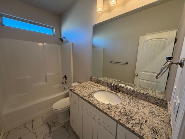 Building Photo - 1436 Champagne Blvd