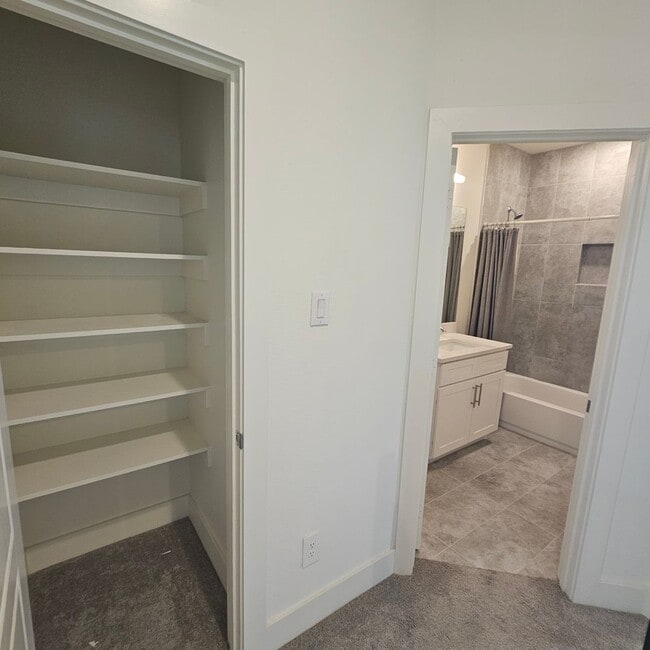 Building Photo - 7305 Bree Ct