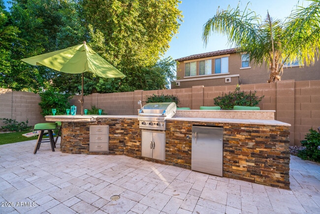 Building Photo - 2681 E Hampton Ln