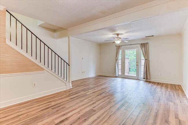 Building Photo - 407 Folkstone Cir