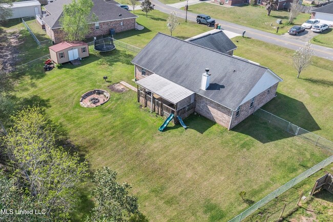 Building Photo - 15792 Texas Ave
