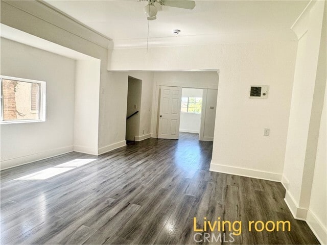 Building Photo - 206 W 52nd Pl