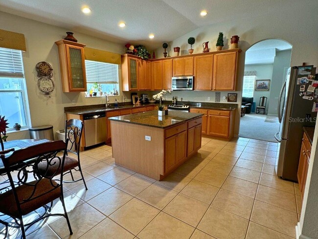 Building Photo - 2900 Columbus Ave