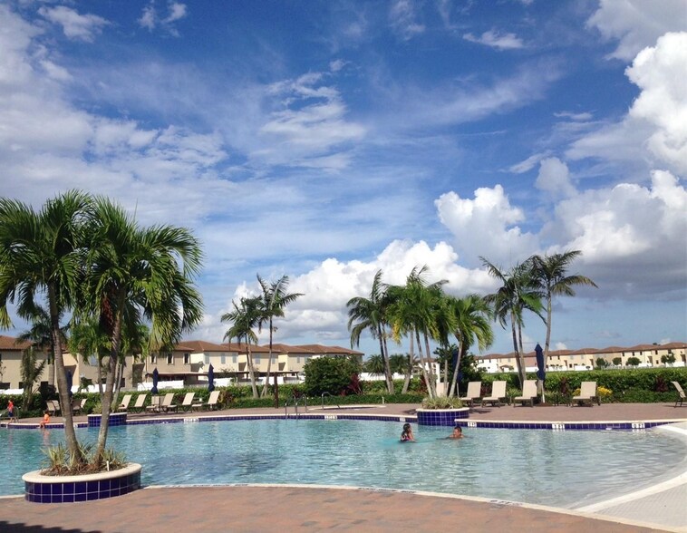 Building Photo - 3370 W 90th St