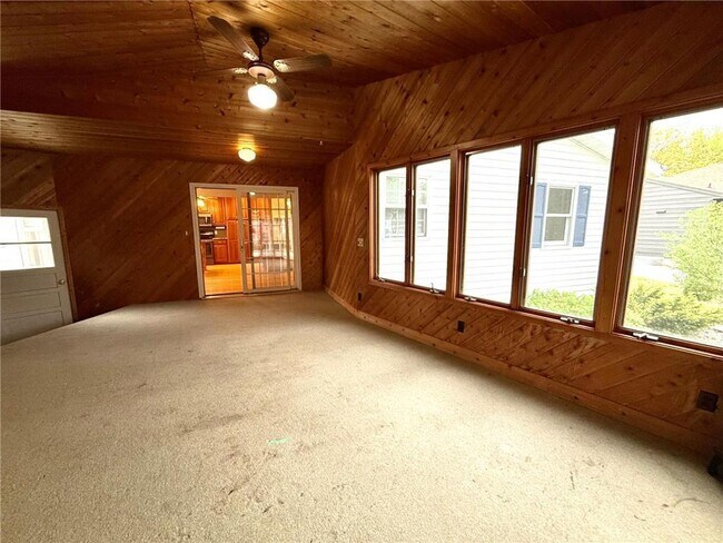 Building Photo - 225 Sunrise Blvd