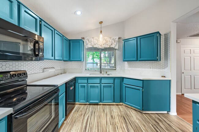 Building Photo - 4605 SW 164th Terrace