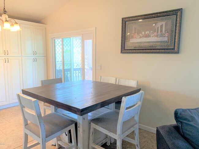 Building Photo - 3824 E Pueblo Ave