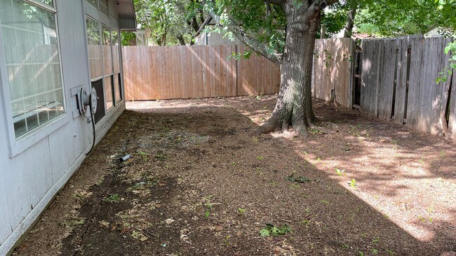 Building Photo - Nice Single Story in Waterford Oaks-Cedar Hill