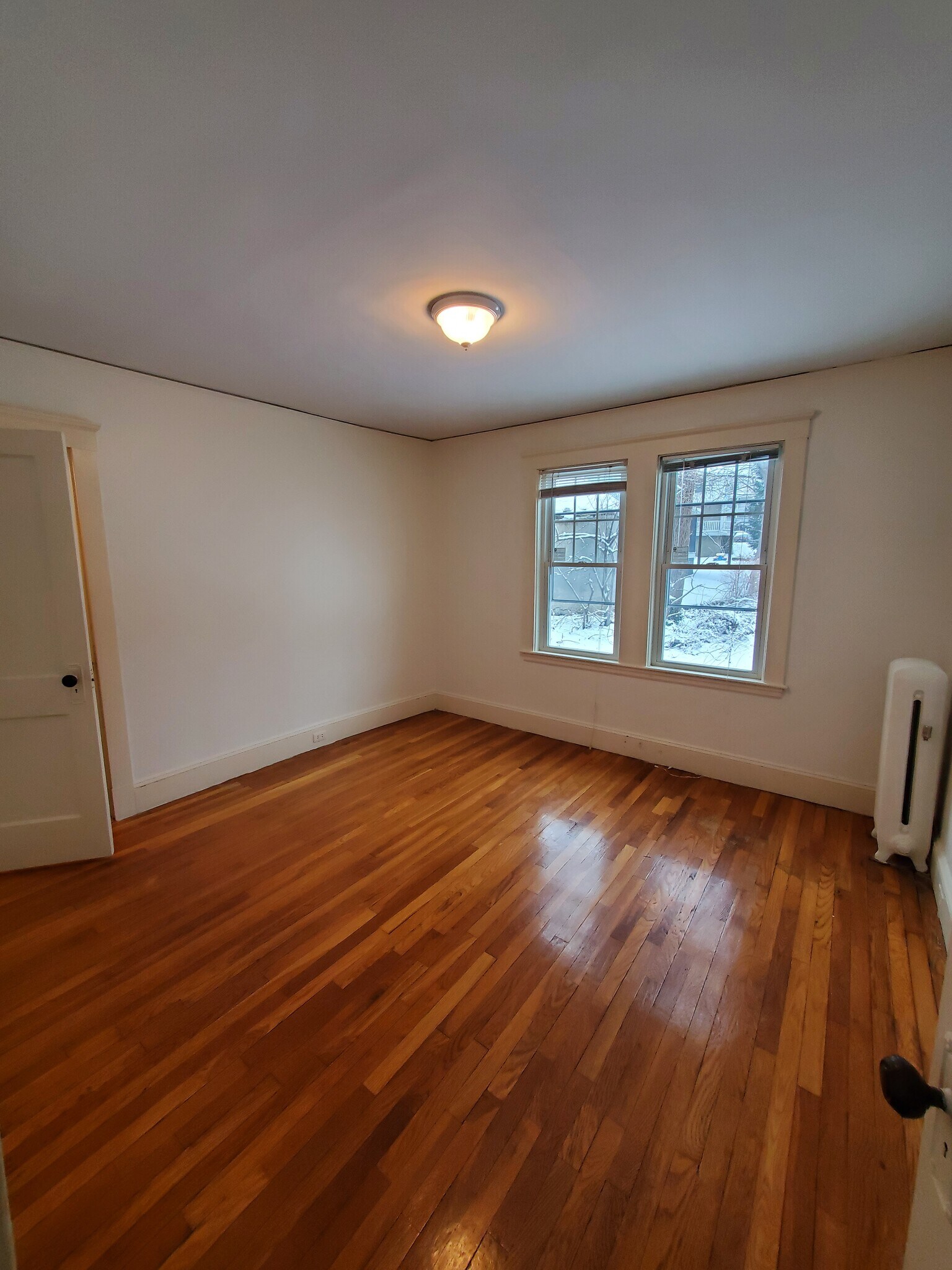 Building Photo - 54 Maplewood St