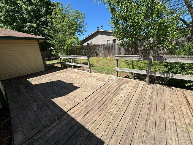 Building Photo - **COMING MID-JUNE** Located off Wedington Dr! 3 Bedroom 2 Bathroom Single Family Home!