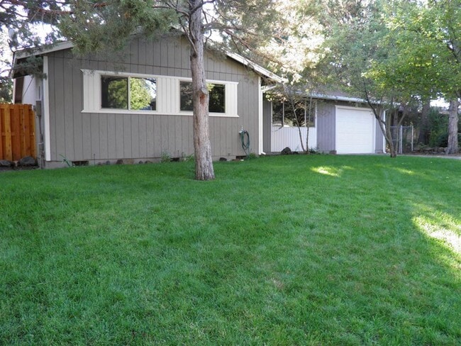 Primary Photo - 924 SE Douglas St