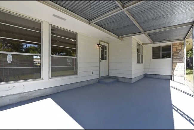 Building Photo - 10418 Rockland Dr