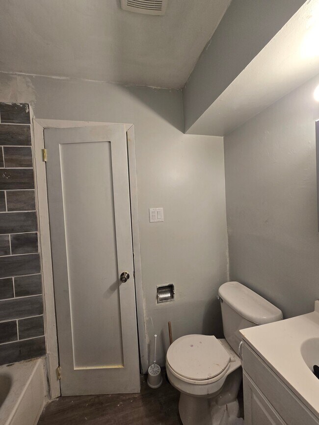 Building Photo - 22221 Willow Tree Ave